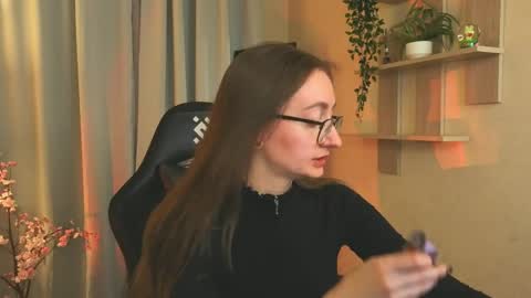 akaheby online show from April 7, 1:02 pm