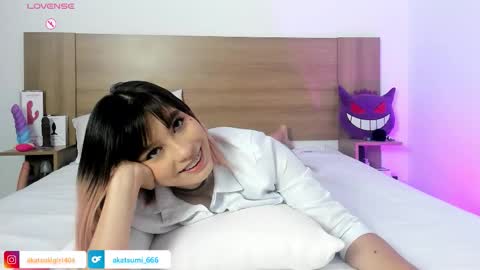 Snapshot of akatsumi_ chatting on September 25, 10:18 pm Akartsumi online show from September 25, 10:18 pm