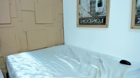 Zoe Hudson online show from April 1, 1:41 pm