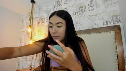  A L A H I A  online show from April 8, 8:11 pm