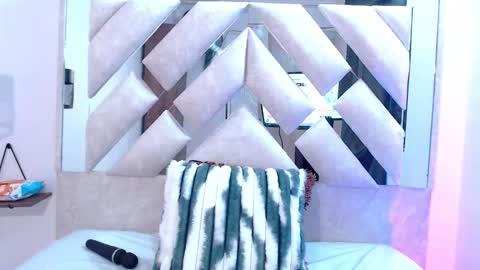 ALahiia Lee online show from February 11, 1:34 pm