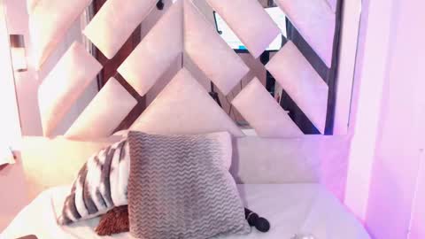 ALahiia Lee online show from February 13, 1:46 pm