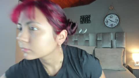 Snapshot of alaiarogers chatting on December 19, 11:29 am Alaia online show from December 19, 11:29 am