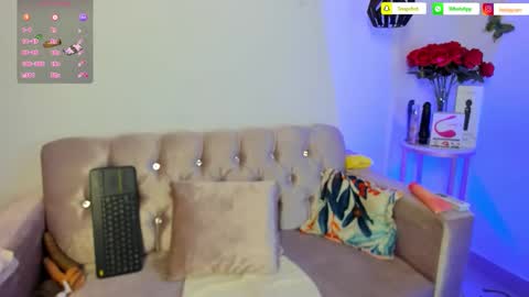 Snapshot of alana_vega69 chatting on October 13, 1:58 pm alana_vega69 online show from October 13, 1:58 pm