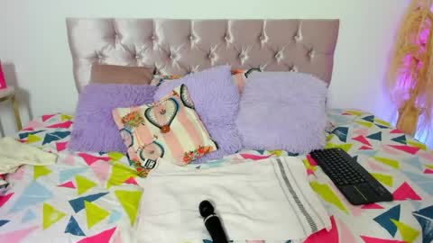 alana_vega69 online show from June 2, 12:39 pm