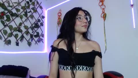 alanagp online show from February 18, 8:37 pm