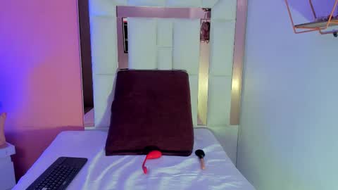 Ana online show from January 10, 8:02 pm