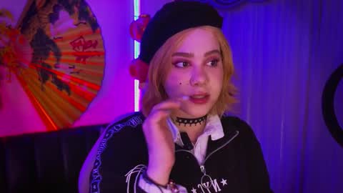 albaandthayron online show from October 25, 12:24 pm