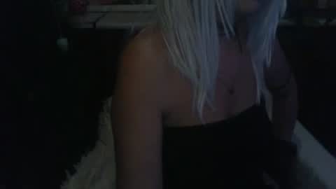 Snapshot of alenablack chatting on January 15, 12:41 am Luly online show from January 15, 12:41 am