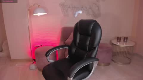 ALESSA ROMERO  online show from March 1, 7:48 pm