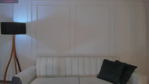 Snapshot of alessiacorleone_ chatting on October 18, 8:10 pm Alessia online show from October 18, 8:10 pm