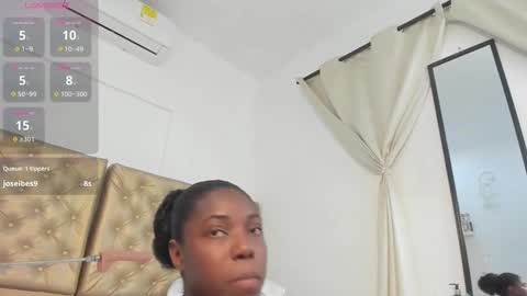 Snapshot of alessiiaa_ chatting on October 9, 11:31 pm alessiiaa online show from October 9, 11:31 pm