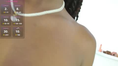 Snapshot of alessiiaa_ chatting on December 21, 3:20 pm alessiiaa online show from December 21, 3:20 pm