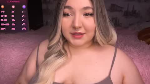 Snapshot of alex_dreams_ chatting on December 20, 1:11 pm Alex online show from December 20, 1:11 pm