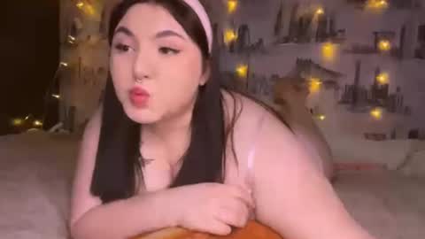 Snapshot of alex_dreams_ chatting on December 13, 1:22 pm Alex online show from December 13, 1:22 pm