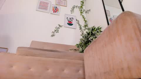 alexis online show from April 24, 6:11 pm