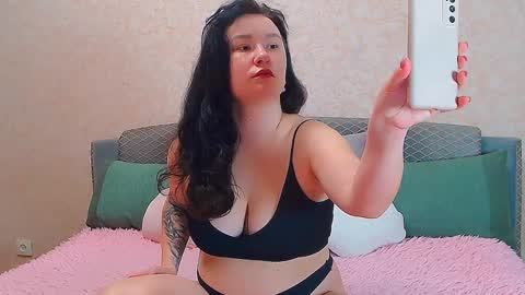 Snapshot of alexa__lexie chatting on January 24, 7:19 am Alexa online show from January 24, 7:19 am