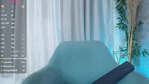 alexa_foxx27 online show from February 12, 8:32 pm
