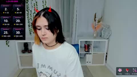 alexa_lexi online show from June 19, 11:14 am