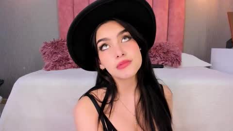 Snapshot of alexa_thaylor_ chatting on October 15, 8:11 pm Alexa Thaylor online show from October 15, 8:11 pm