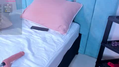 Snapshot of alexaa_small chatting on February 9, 12:41 pm alexaa_small online show from February 9, 12:41 pm