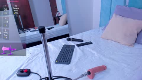 Snapshot of alexaa_small chatting on January 31, 11:35 am alexaa_small online show from January 31, 11:35 am