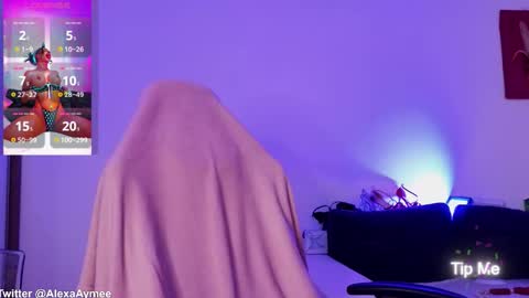 Snapshot of alexaaimee chatting on October 18, 4:59 am Alexa online show from October 18, 4:59 am