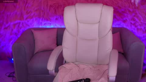 alexafleur online show from April 11, 6:30 am