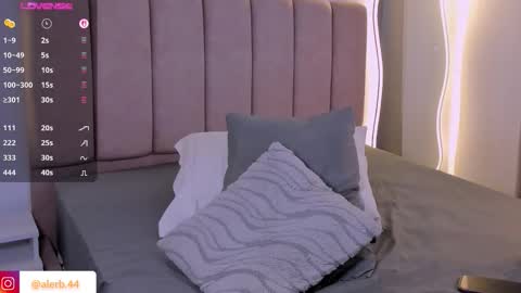 Ale   IG  online show from February 20, 1:37 am