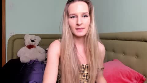 Snapshot of alexasweetblonde chatting on December 10, 9:54 pm Alexa online show from December 10, 9:54 pm