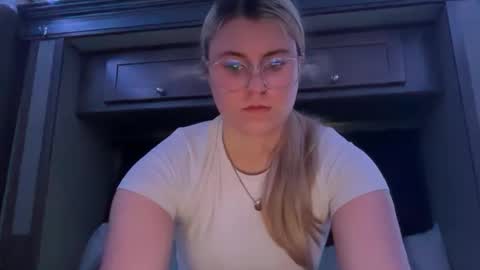 Alexis Danielle online show from September 18, 5:33 pm