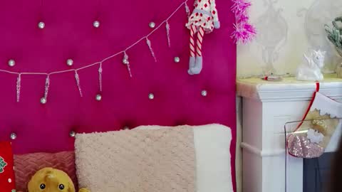 alexisdevine online show from December 15, 5:23 am