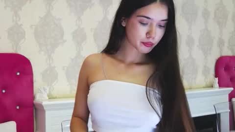 Snapshot of alexisdevine chatting on September 24, 4:33 am alexisdevine online show from September 24, 4:33 am