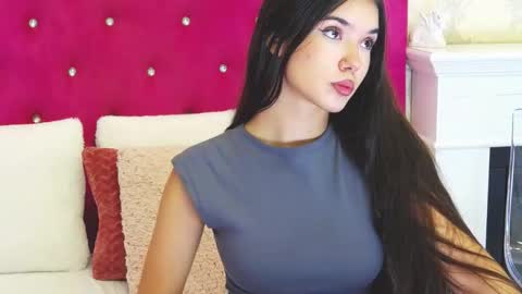 Snapshot of alexisdevine chatting on September 18, 5:28 am alexisdevine online show from September 18, 5:28 am