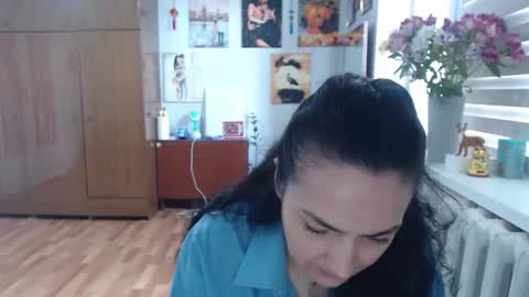 AlexisMillers online show from April 14, 10:15 am