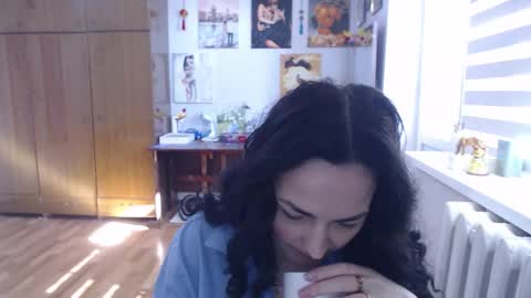 AlexisMillers online show from March 7, 12:01 pm