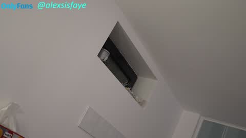 Snapshot of alexsisfaye chatting on October 15, 6:32 pm Help me reach 100 thank you online show from October 15, 6:32 pm