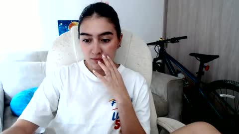 alexyferrer1 online show from June 12, 4:15 pm