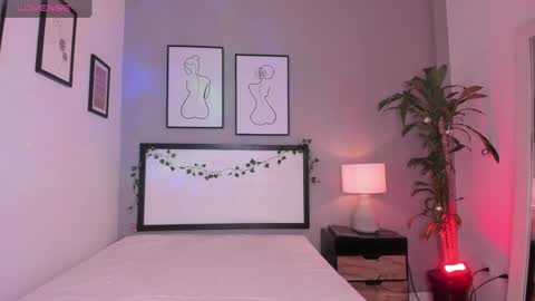 Snapshot of alia_rodriguez_ chatting on December 19, 3:29 am Alia Rodriguez online show from December 19, 3:29 am