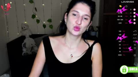 Snapshot of alianna_solo_kiss chatting on February 7, 4:46 pm Alianna online show from February 7, 4:46 pm