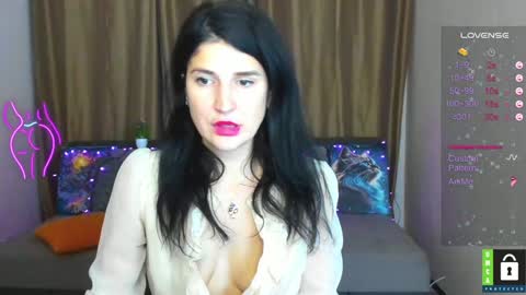 Snapshot of alianna_solo_kiss chatting on January 8, 4:33 pm Alianna online show from January 8, 4:33 pm