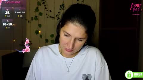 Snapshot of alianna_solo_kiss chatting on October 6, 11:27 am Alianna online show from October 6, 11:27 am