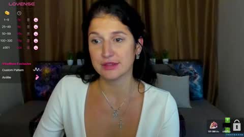 Snapshot of alianna_solo_kiss chatting on October 14, 11:35 am Alianna online show from October 14, 11:35 am