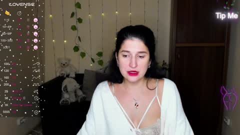 Snapshot of alianna_solo_kiss chatting on January 21, 6:33 am Alianna online show from January 21, 6:33 am