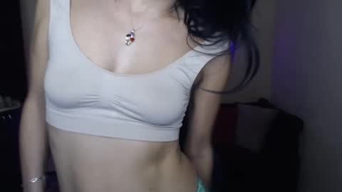 Snapshot of alianna_solo_kiss chatting on February 24, 4:26 pm Alianna online show from February 24, 4:26 pm
