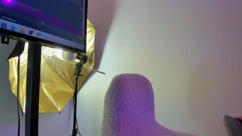 Alice Susan online show from May 3, 7:50 pm