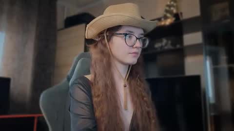 Hey Im Alice  online show from October 23, 8:20 am