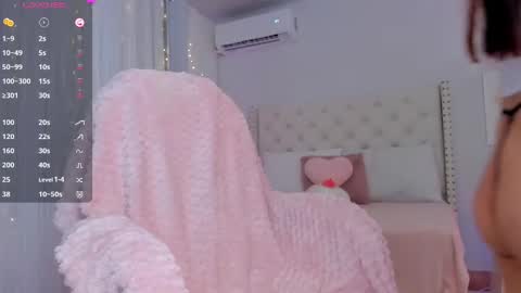 Snapshot of alice_cutes chatting on October 3, 12:49 am Alice online show from October 3, 12:49 am