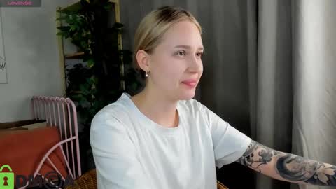 Alice online show from December 14, 10:48 pm