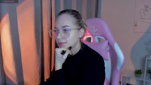 Snapshot of alice_elf chatting on March 11, 11:48 pm Alice online show from March 11, 11:48 pm